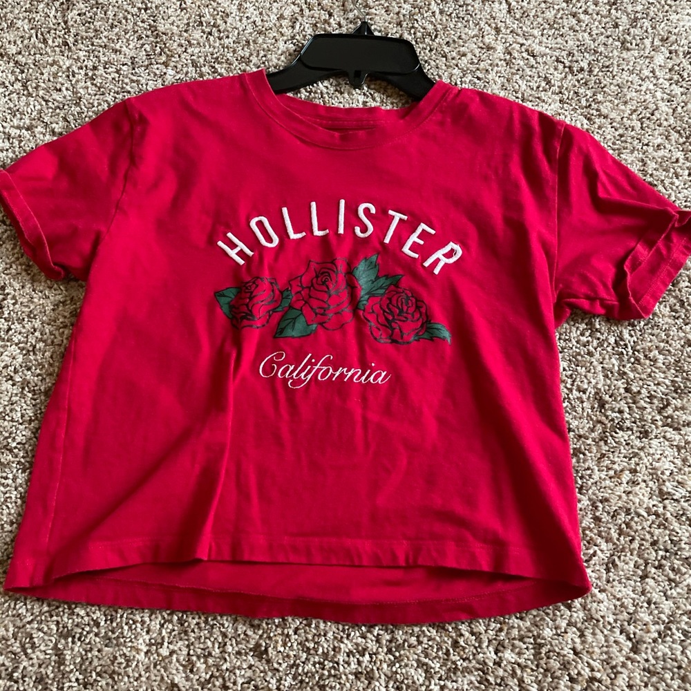 red hollister crop tee